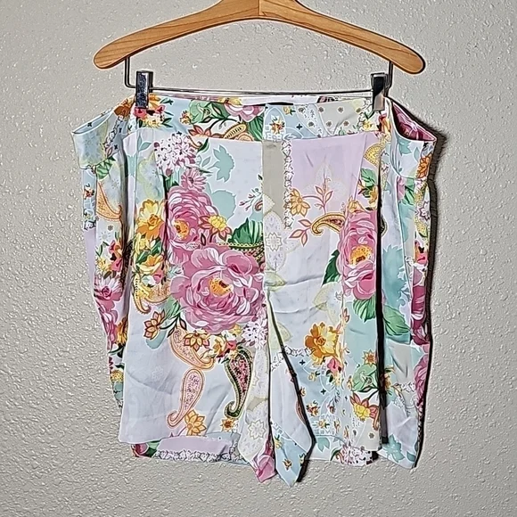 Eloquii SATIN SHORTS - Picture 2 of 4